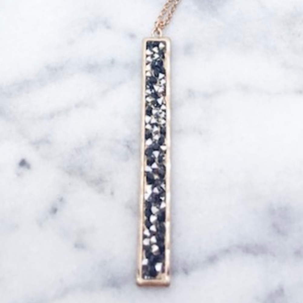 Long gold tone crushed stone black bar necklace - Picture 2 of 7